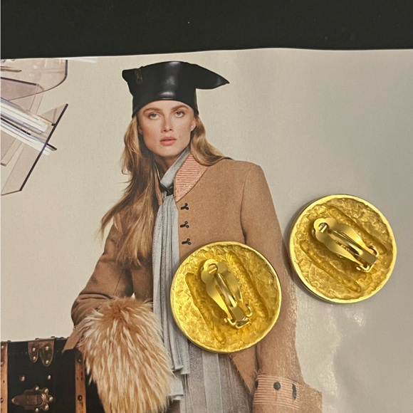 Givenchy clip on  earrings - Picture 2 of 5